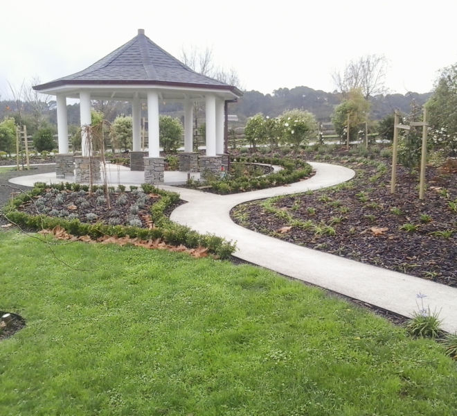 Pagoda with Right-Edge paving