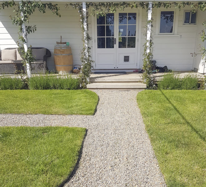 Bungalow with Stable_Edge pathway